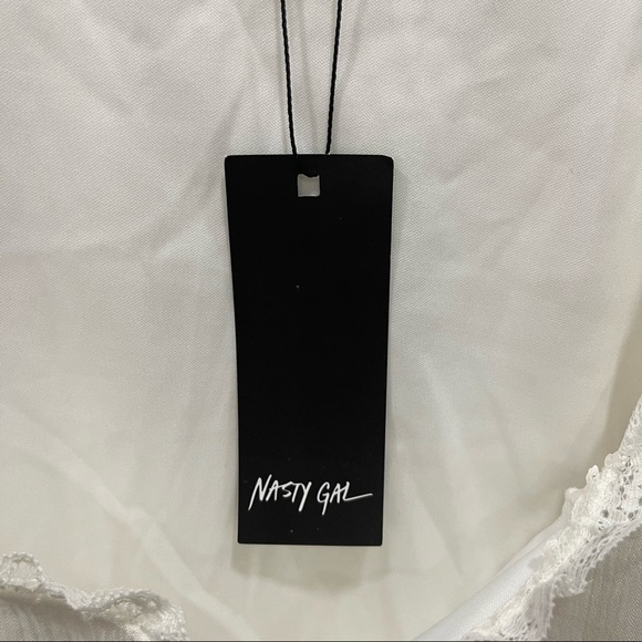Nasty Gal Cupped Square Neck Ruffle Hem Blouse in White Size 6 New - Picture 5 of 12